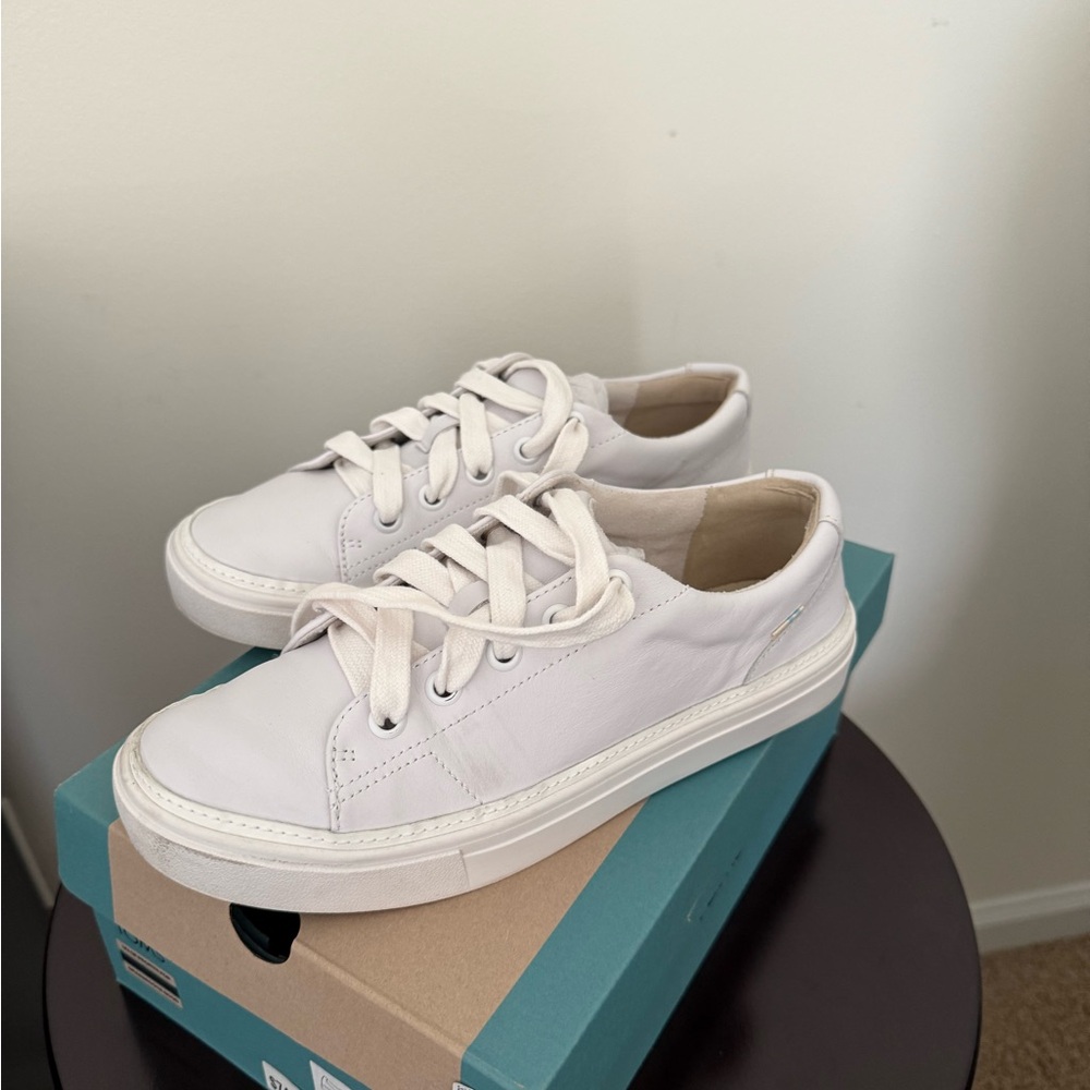 TOMS White Casual Canvas Sneakers - Picture 3 of 6